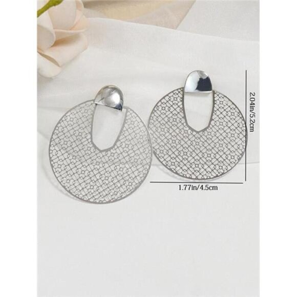 Fashionable Hollow Out Circle Earrings - Picture 3 of 7